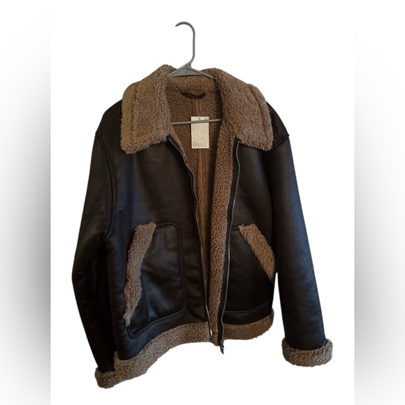 NWT H&M Regular Fit Teddy Trimmed Cozy Jacket Size L